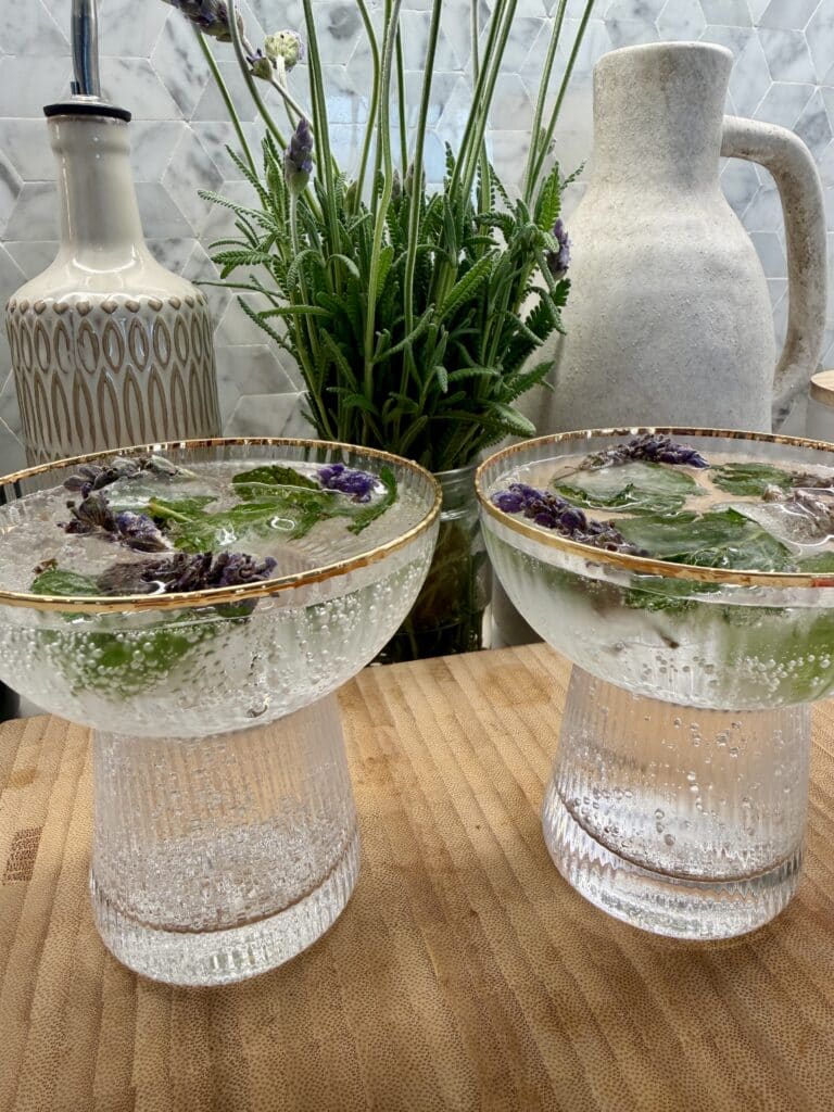 Mint & Lavender Ice Cubes: The Prettiest Spring & Summer Detail