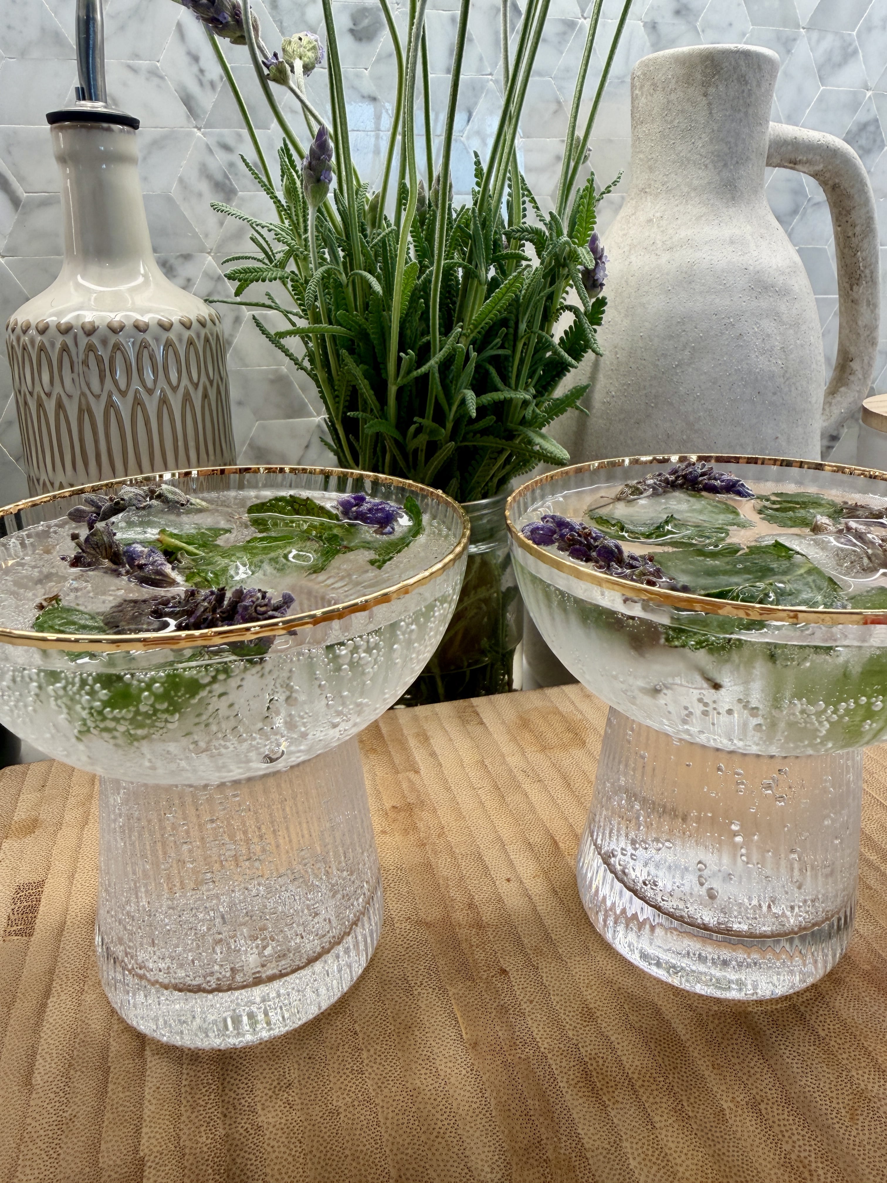 Mint & Lavender Ice Cubes: The Prettiest Spring & Summer Detail
